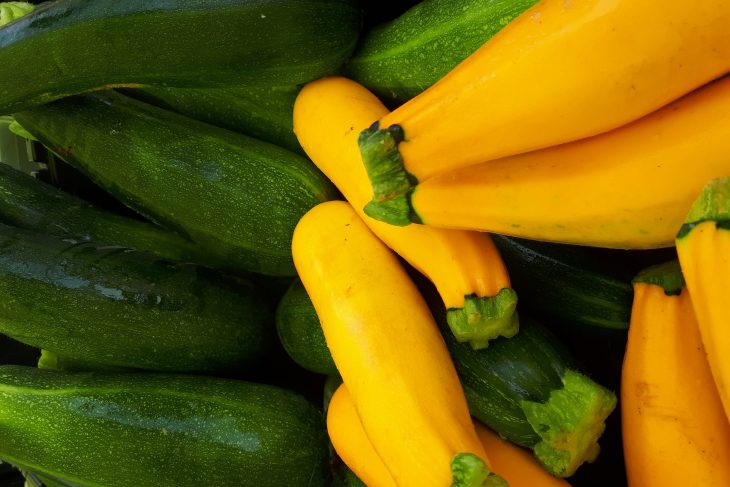 courgettes vertes et jaunes